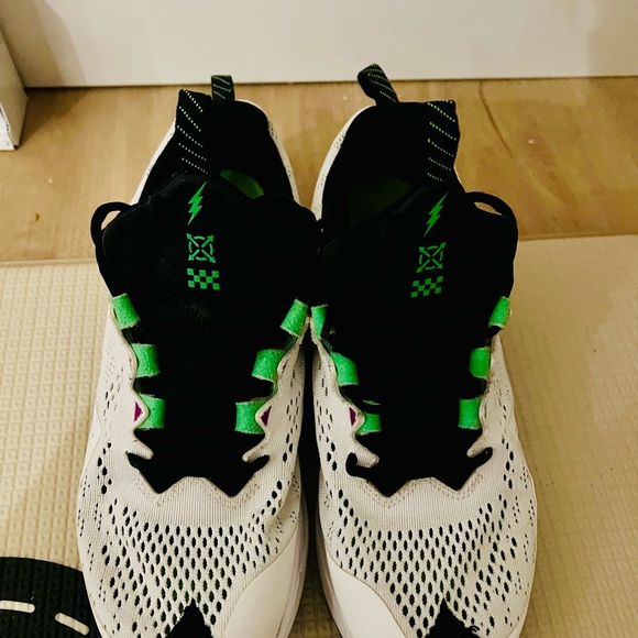 Jordan Running Shoes Size 8.5 Men - Picture 3 of 6